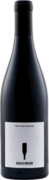 Wunderschöne, frische, duftige Burgunder-Nase von roten und schwarzen Beeren, edle Würznote, noch etwas holzgeprägt, aber elegant. Im Gaumen komplex und füllig, mit tragender Säure. Endet mit einer vielschichtigen Aromatik, kernigem Tannin und einem nachhaltigen Finale.