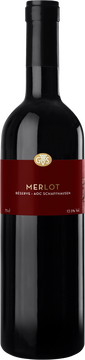 Vinifikation

Handlese, Auslese, schonende Kelterung, danach Ausbau für mehrere Monate im Barrique.

Charakter

Gute Fülle, weiche, milde Struktur, voller Körper. Feingliedrige Aromen von dunklen Beerenfrüchten und Pflaumen. Elegant ergänzt mit der Würzigkeit aus dem Barrique.