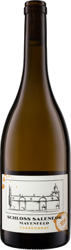 Direkt hinter Schloss Salenegg reifen die Chardonnay-Trauben. Vollreif werden sie frühmorgens noch kühl geerntet. Minuten nach der Ernte werden die Trauben schonend abgepresst. Der erste Saft fliesst direkt ins Französische Barrique. Nach der Gärung liegt der Chardonnay noch weitere neun Monate auf der Hefe im Barrique. Von Zeit zu Zeit wird eine Bâtonnage durchgeführt, um die zurückhaltenden Holznoten dezent im Wein zu integrieren.

In der Nase überraschen Mineralität, Feuerstein, Zitrus und grünen Äpfeln, wobei das Holz sehr dezent wahrnehmbar ist. Im Gaumen bestätigt sich der erste Eindruck, mineralisch filigran, mit leichter Salzigkeit. Sein Finale ist ein unendlich lang anhaltender Abgang, kurz: ein feiner mineralischer Chardonnay nach Burgunder Vorbild mit Lagerpotenzial.