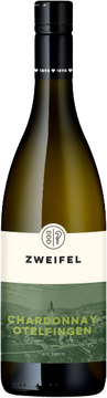 Exotische Noten nach Mango und Ananas mit reifem Pfirsich. Der Holzausbau zeigt sich in cremigen Vanille-Aromen und einer feinen Würzigkeit. Ein kräftiger Wein mit langem Abgang und schönem Schmelz.
