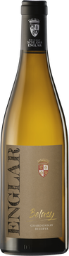 Im Glas präsentiert sich ein sattes Strohgelb. Das komplexe Bouquet erinnert an exotische Früchte, Kernobst und feine Röstaromen. Am Gaumen zeigt sich der Wein vollmundig mit einer knackigen Säure und feinen Vanilletönen. Der Abgang ist langanhaltend. Ein Wein mit hohem Alterungspotential.