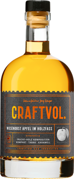 CRAFTVOL. – Handwerklich (Craft) doppelt destillierte edle hochprozentige Brände (vol).
 
Gereifter Apfel, sehr wuchtig, wunderbar eingebundenes Holz. Bratapfel, erinnert auch an Weinbrand-Fass, esterig-rumig, ledrig-tabakig, Sherry-Anklänge, malzige Süße, gute Dichte und langer Nachhall.

 
GERUCH/GESCHMACK: Frucht-Holz Komposition, Kompakt, Tabak, Karamell