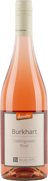 Der Lieblingswein Rosé besticht durch seine Fruchtaromen von Himbeeren, Erdbeeren und Johannisbeeren. Eine leichte Mineralität wird am Gaumen spürbar, im Abgang eine frische Säure mit fruchtiger Länge. Mit Tonic und Minze legt er auch einen wunderbaren Auftritt als frischen Aperitif hin.