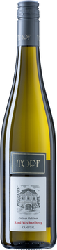 Was macht Glimmerschiefer mit Grünem Veltliner? Ausgeprägte
Mineralik, dichte Würze! Gewachsen auf einem
Boden, der sonst ausschließlich großen Rieslingen vorbehalten
ist, für den Winzer selbst einer der interessantesten
Weine.