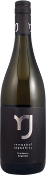 Chardonnay  mit  grüngelblichen  Farbtönen  und frisch-fruchtigen Zitrusnoten. Ein kraftvoller Wein mit komplexen  Aromen  am  Gaumen.  Ausgeglichene Komposition  von  zarten  fruchtigen  Zitrusnoten; filigrane   Düfte   von   Aprikose   und   Grapefruit, ausgewogene Beerenreife, anhaltendes Finale.