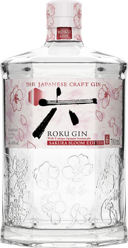 Die Roku Gin Sakura Bloom Edition ist die erste Veröffentlichung der Seasonal Festival Collection und wurde entwickelt, um die Essenz der blühenden Sakura einzufangen, einem flüchtigen Phänomen, das Japan jeden Frühling in ein Meer aus Farben und zarten Düften verwandelt. Die Sakura-Blüte dauert nur zwei Wochen und wird auf ihrem Höhepunkt von Millionen Japanern in einem Ritual genossen, das als Hanami oder „Blumenbetrachtung“ bekannt ist. Diese Sonderedition von Roku Gin ist von der vergänglichen Schönheit der Kirschblüte inspiriert und nutzt die Helligkeit und Frische von Sakura, damit Sie sie das ganze Jahr über genießen können. Die Blüte verleiht einen eleganten, blumigen Geschmack mit einem Hauch von Salzigkeit, untermauert durch eine zart komplexe Mischung pflanzlicher Stoffe, die die natürlichen Aromen dieses japanischen Gins verstärkt.