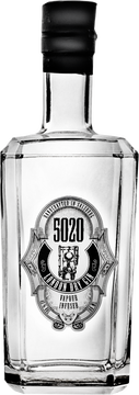 5020 London Dry Gin , mit 23 sorgfältig ausgewählten Botanicals in kleinen Chargen destilliert. 3 monatige Reifezeit verleihen dem von Hand abgefüllten 5020 London Dry Gin sein einzigartiges Aroma