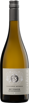 Unser Weißburgunder Mettenheim Ortswein ist einer unserer Klassiker. Aromen von Birne, gepaart mit weißen Blüten zeigen sich im Glas. Der Wein ist besonders harmonisch und ein echter Alleskönner!