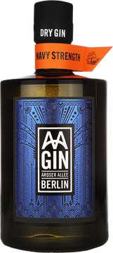 Mit kraftvollen 57% VOL. besticht dieser Gin durch seine beeindruckende Intensität. Der Geist des Meeres wird bei jedem Schluck durch ein höchst aromatisches Geschmackserlebnis voller Harmonie und Stärke entfesselt. Ein Meisterstück von Master Distiller Dr. Klaus Hagmann. 
AAGIN DRY GIN NAVY STRENGTH IST EINE HOMMAGE AN DIE SEEFAHRT IM 17. JAHRHUNDERT. INTENSIV, HARMONISCH UND MIT EINEM KOMPLEXEN AROMA. PUR ODER ALS HIGHLIGHT IN JEDEM COCKTAIL