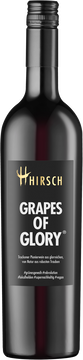 »Aged Reserve« - Dank dem erhöhten Anteil reifer Reserveweine (>30%)
schmeckt er noch wertiger, vielschichtiger und fulminanter. Diese durften in
unserem 150 Jahre alten Sandstein Gewölbekeller teils über 40 Monate reifen
und veredeln in der Cuvée den 2021er Jahrgang als Grundgerüst. Daher ohne
Jahrgangsangabe.