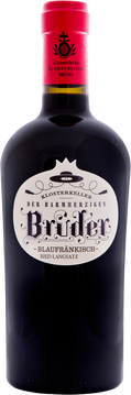 Kräftiges Rubingranat, violette Reflexe, breitere Ockerrandaufhellung. Nuancen von Cassis und Ribiseln, florale Noten, firsche Kräuterwürze. Saftig komplex, Rote Johannisbeeren, dezente Fruchtsüße, mineralisch und anhaftend, ein ausgewogener, bereits zugänglicher Speisenbegleiter.