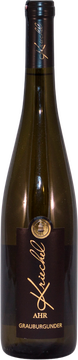 Dieser Wein ist im Glas blass strohgelb. Das Bukett erinnert an frisches Brot und verbindet sich durch die Lagerung im Holzfass mit deutlichen Spuren von Eichenholz und Rauch. Bei der Verkostung trocken und sehr mild mit weicher Säure. Ein perfekt abgerundeter, sehr stimmiger Weißwein vom Holz geküsst.