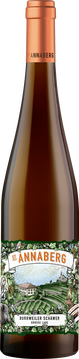 Die einzige Schieferlage der Pfalz und gleichzeitig Große Gewächs-Lage, die Rieslinge mit einem ungeheuren Potential und Langlebigkeit hervorbringt. Präsente Säure, klare Mineralität, Geradlinigkeit und feiner Schmelz kombiniert mit kühler Frische. Apfel, mit saftigen Noten von Zitrus und etwas Passionsfrucht begleitet von kräftigen gelben reifen Fruchtnoten.