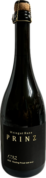 Um den besten Sekt zu bekommen, muss man seinen besten Wein 				versekten. Premiere hierfür war das 225-jährige Jubiläum. 
Mit dem Jahrgang 2019 versekten wir ein viertes Mal einen Riesling PRIVAT trocken zu einem erstklassigen Riesling Sekt und krönten diesen mit einem 48 monatigen Hefelager.