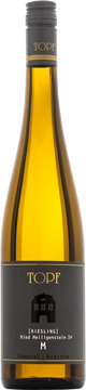 Über die Lage: Riesling beginnt mit Heiligenstein! Ein Wein, der die
Mächtigkeit, Unverwechselbarkeit und Größe der berühmtesten
Riesling-Lage Österreichs wiedergibt. Ein Kunstwerk, mit hohem
Potential, und großen Zukunftschancen.