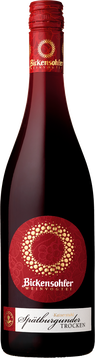 Besticht mit seiner beerigen Aromatik nach dunklen Kirschen und Brombeeren. Samtig, mit leichten Röstaromen. Ein klassischer Spätburgunder, im großen Eichenholzfass gereift. Voll und elegant.
Ein Gedicht zu Rinderbraten, Wild-Gerichten, rosa gebratenem Lamm oder zu einem milden Käse.