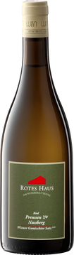 Chardonnay, Weißburgunder, Grauburgunder, Neuburger und etwas Traminer finden sich in diesem Wiener Gemischten Satz. Elegante Frucht- und Biskuitnoten in der Nase. Am Gaumen, druckvoll und würzig. Langer wärmender und sehr cremiger Abgang. Ein sehr mächtiger Wein mit enormen Reifepotential.