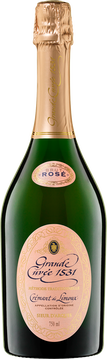 Qualitätsstufe Appellation d’Origine Protégée (AOP) - Crémant de Limoux
    Rebsorte 70% Chardonnay, 20% Chenin Blanc, 10% Pinot Noir
    Terroir gemäßigtes Mittelmeerklima, beeinflusst durch Pyrenäen und Atlantik. Je nach Terroir unterschiedliche Temperaturen, Niederschläge und unterschiedliche Reifephasen!
    Geschmack trocken
    Füllmenge 75 cl.
    Alkohol 12,5 Vol. %
    Säure 6,8 g/l
    Restzucker 8,0 g/l
    Serviertemperatur 8-10 C°
    Verschluss Naturkorken
    EAN 3062670170398
    Verfügbarkeit auf Lager

    Weinbeschreibung Farbe: Glänzend lachsfarben mit brillianten Reflexen aufgrund einer kurzen Maischestandzeit des Pinot Noir vor der Pressung. Bukett: In der Nase "crisp", frisch, lebhaft und elegant. Feine Noten nach frischen weißen Blüten, Pfirsichen und hellen Früchten mit etwas Kirsche. Aromen: Lebhaft auf der Zunge, delikat und gut strukturiert, voller Typ, ausgewogen mit feinem Mousseux und anhaltend. Das volle Finale bestätigt die Eindrücke des Buketts. Ein voller und sehr gut balanc