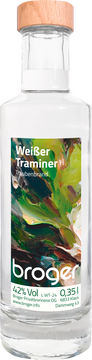Die Traminer-Traube ist eine der mitteleuropäischen Ur-Rebsorten. Heute wird diese Bezeichnung unweigerlich mit der Ortschaft Tramin in Südtirol in Verbindung gebracht. Inwieweit hier jedoch der Ursprung der Rebe liegt, ist umstritten. Die Rebsorte ist sehr anspruchsvoll, was Boden und Lage betrifft, der Ertrag ist eher gering. Die Weine sind sehr aromatisch und haben ein unverkennbares Bukett von Veilchen und Rosen. 1998 betrug die weltweite Anbaufläche weniger als 1000 Hektar, wovon 300 Hektar in Österreich lagen. Die Trauben für dieses Destillat stammen von einem Winzer in Hadres im Weinviertel. 
In der Nase präsentieren sich beerige und florale Komponenten. Auf der Zunge weiche feminine Süße mit dezenten Traubenkern-Aromen. Die feingliedrigen Aromen spielen am Gaumen schmeichelnd mit samtigem Nachhall.