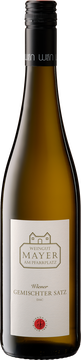 Seit Generationen wird dieser Wein in unserem Haus aus Grüner Veltliner, Riesling, Rotgipfler und Zierfandler vinifiziert. Gemeinsam ausgepflanzt, geerntet und vergoren- in ihm bündeln sich Charaktere mehrerer ausdrucksvoller Sorten und machen ihn so einzigartig in seiner Aromatik.

Fruchtige Nuancen von Birne, Zitrus und Apfel. Am Gaumen erfrischend knackig und wunderbar saftig. Trinkfreudige und erfrischende Stilistik.