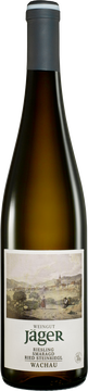 Dieser Smaragd ist von unserem ältesten Weingarten. 67 Jahre prägen diesen Riesling - klar, komplex mit mineralischer - zitroniger Würze. 
Filigrane Textur und spürbare Mineralität erzeugen eine vibrierende Spannung –exotische Fruchtnoten wie Maracuja und Weingartenpfirsich erfüllen langanhaltend den Gaumen.
Dieser Wein ist ein wahrer Schatz, der entdeckt werden will.
Lassen Sie dem Wein Zeit zum Reifen, mindestens fünf Jahre sollte der Wein liegen dürfen, danach präsentiert er sich harmonisch, saftig und mit wunderbaren briochigen Tönen. Ein Wein zum Verlieben.