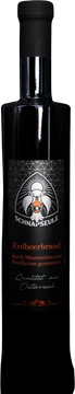 Erdbeerbrand durch Mazeration und Destillation gewonnen. - Schnapseule