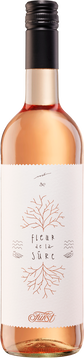 Unaufdringlich und überzeugend. Zart rosé.

Die Blume aus dem Vallée de la Sûre, unserem wunderschönen Sauertal. Der Spätburgunder duftet himmlisch nach Cassis und Frühlingsblüten. Ein Hauch von Zitronenmelisse tänzelt auf der Zunge, untermalt von beflügelnder Frische.