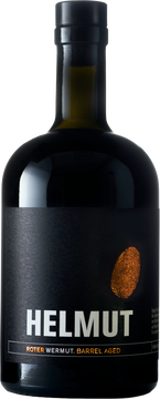 Üppige Frucht, vollreifer Geschmack – das ist HELMUT der Rote Barrel Aged. Die kräftige Aromatik roten Wermuts, gepaart mit komplexen Bitterstoffen von Kaffee, Holz und dunkler Schokolade. Veredelt mit feinen Röstaromen und Noten von Karamell und Vanille. Ein opulenter Premium Wermut, gereift in Ex-Bourbon-Fässern.