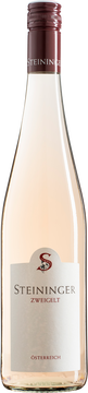 Unsere Roséwein Philosophie ist es nur vollreife Trauben zu verwenden um mehr Charakter zu erhalten. Die Trauben werden leicht gequetscht, auf der Maische liegen diese ca. 12 Stunden und werden dann sanft gepresst