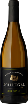 Ohne Säureabbau für 12 Monate im Barrique ausgebaut ist unser Chardonnay ein wahres Fruchtbündel: Aromen von Holunderblüte, Ananas und Zitrusfrüchten begeistern in der Nase und werden von der knackigen Säure perfekt gestützt. Die vollmundige Eleganz und der cremige Fluss des Weissweins schmeicheln dem Gaumen. Unser Chardonnay bringt Freude ins Glas und macht nicht nur zur Käseplatte eine hervorragende Figur.