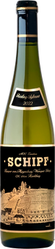 Unser Riesling-Sylvaner verfügt über ein dezentes Muskatbouquet und einem schönen Zusammenspiel von Frucht und feiner Säure. Ein munterer Apérowein.
