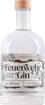 Durch die Verbundenheit zur Feuerwehr entstand dieser Gin. Die Botanicals wurden passend gewählt. Roter Pfeffer-wie das Feuer, Blaubeere-wie das Wasser ober Blaulicht und Raucharomen für das gelöschte Feuer.
