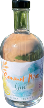 Summer Max Gin – Dein neuer Gin-Liebling mit 45 % Vol.
Tauche ein in die Leichtigkeit des Sommers – mit Summer Max Dry Gin.
Florale Botanicals, spritzige Fruchtnoten und feiner Wacholder vereinen sich zu einem kraftvollen, dennoch ausgewogenen Gin mit satten 45 Vol.% Alkohol in der neuen 500ml Flasche mit Schraubverschluss.

Handcrafted in kleinen Chargen, mit Liebe zum Detail destilliert – und ehrlich gesagt: Er hat alles, was es braucht, um dein neuer Lieblingsgin zu werden.
Ob pur auf Eis, im Gin & Tonic oder als Signature Drink beim Sonnenuntergang – Summer Max Gin ist mehr als ein Getränk. Er ist ein Lebensgefühl.

Frisch. Charakterstark. Maximal Sommer.