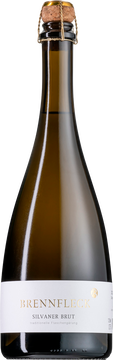 Traditionelle Flaschengärung

Nach einer Reifezeit von mindestens 9 Monaten per Hand abgerüttelt  und nach der traditionellen Champagnermethode hergestellt. Ein Spitzensekt mit Harmonie, Frische und Raffinesse. Durch seine noble Persönlichkeit und Ausstattung ein eleganter Stimmungsmacher.