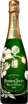 Helles Goldgelb, Silberreflexe, feine, anhaltende Mousseux. Elegantes Bouquet aus Linden- und Akazienblüten, verfeinert mit weißen Früchten, Nüssen und einem Hauch Timut-Pfeffer. Zart und seidig mit frischem Zitrusauftakt und mineralischer Eleganz im Abgang, ein eleganter Speisenbegleiter.