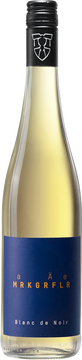 Er zeigt nicht gleich, was er kann. Unser Blanc de Noir verpackt seine Power in vornehme Blässe. Ihn gibt es so nur bei uns, im Markgräflerland. Ein  Charmeur. Überraschend duftig. Unkompliziert zupackend. Für große Runden oder den Sonnenuntergang zu zweit.