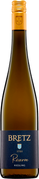 Die Königin der Weißweinreben, an welcher kleinbeerige Trauben reifen, erbringt Spitzengewächse, die zu den edelsten der Welt gehören. Bei diesem Wein handelt es sich um eine besondere Rarität, die spät gelesen ein hohes Mostgewicht erreichte.