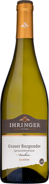 Ein kräftiger Farbton mit Noten einer reifen Aprikose. Die Aromen sind von guter Intensität und wirken jugendlich und erfrischend. Viel Apfelquitte und grünliche Walnuss sind am Anfang gut
erkennbar. Danach zeigt sich eine karamellige Note. Am Gaumen kräftig und wärmend süßlich. Im
Abgang etwas mineralisch und vanillig zugleich - bedingt durch den teilweisen Ausbau im Holz.