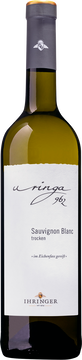 Dieser Sauvignon Blanc ist eine lebendige Kombination aus mineralischen Noten, feingliedrigen Röstaromen sowie feinen Apfel- und 
Cassisaromen. Vergärung und Ausbau im Holzfass, um dem Wein 
einen gehaltvollen Körper zu verleihen. Im Geschmack
ist er fruchtig-schmelzig und sehr kraftvoll. Die außergewöhnliche Qualität zeigt sich durch den langen und stabilen Abgang an.