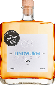 Der LINDWURM GIN - WINTER EDITION VOM FASS 500ml

Gereift in Amerikanischer Weißeiche!

Unsere leicht angepasste WINTER EDITION gereift in Amerikanischer Weißeiche.

In der Nase finden sich fantastische Noten von Vanille und feinen Wacholderbeeren.

Auf der Zunge sehr weich mit dem charakteristischen Geschmack von Barrique.

Die Gewürze fügen sich perfekt in die Holznoten ein.