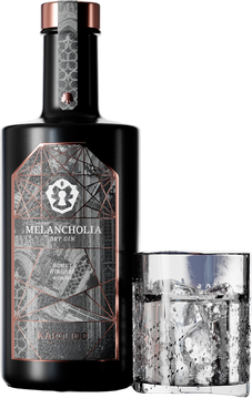 Der Melancholia Dry Gin verbindet klassisch-herben Wacholder mit fruchtigen Zitrusnoten von Orange und Zitrone sowie würzigen Akzenten von Kardamom, Koriander und einer feinen Süße von Süßholz. Die ätherischen Öle verleihen ihm eine weiche, glatte und intensive Textur. Im Geschmack präsentiert er sich puristisch-aromatisch, mit einem langen, frischen -würzigem Abgang, in dem Wacholder klar wahrgenommen wird.