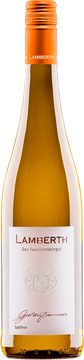 2024 konnten wir diese ausdrucksvolle Gewürztraminer Spätlese ernten.

Die Spätlese zeigt sich mit einer schönen Aromatik nach Litschi, Maracuja und Aprikose mit feiner Süße und weicher Säure.

Die Verbindung von Frucht und Süße macht den unverwechselbar würzigen Genuss dieser eleganten Spätlese aus und harmoniert sehr gut z.B. zum Dessert mit Käse, Aperitif oder zur asiatischen Küche.