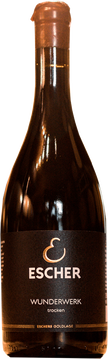 Weinflasche mit Roter Kapsel Sorte Wunderwerk vom Weingut Escher