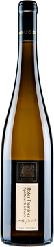 Durch den Kalkboden bedingt eine würzige Art des Traminers