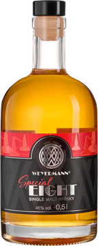 Unser Weyermann® Special Eight - Single Malt Whisky ist eine Komposition aus acht erlesenen Weyermann® Malzen. Er verführt mit einem Bouquet aus weißen Trauben, reifem Kernobst und Banane.
Die Komposition wird harmonisch komplettiert durch feine Noten von Nusskonfekt, Vanille und Krokant.
Ein ausgewogenes und spannendes Geschmackserlebnis mit anhaltend schönem Ausklang. 
Limitiert auf 721 Flaschen.