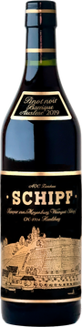 Unser Pinot noir Auslese Barrique ist von kräftiger Art mit einem Bukett nach reifen Beeren und Holzröstaromen. Dieser Pinot noir passt hervorragend zu Wild und anderen Fleischgerichten sowie zum Käsedessert.