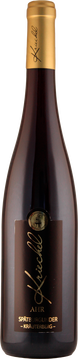 Dieser Spätburgunder stammt aus der bekanntesten Spitzenlage der Ahr und ist im Glas ein dichter, dunkelroter Wein mit violetten Reflexen. Er ist stark geprägt durch den 
Schieferboden der Lage „Kräutberg“ und macht ihn so einzigartig. 
Leicht getrocknet-floraler und tabakiger Duft nach teils eingemachten überwiegend roten Beeren mit einem Hauch Teer und nussigen bis holzigen Aromen. Klare, recht geschliffene, saftige, verhältnismäßig kühl wirkende Frucht, feines, recht lebendiges Tannin, moderate Holzwürze, rauchige Noten, im Hintergrund Salz, leichte Alkoholwärme, an Auberginen erinnernde Töne, etwas Tabak, erdig-mineralische Anklänge. Trotz seiner Kraft besitzt er noch die Eleganz und Finesse des Pinot Noirs. 
Er ist ein sehr facettenreicher Burgunder.