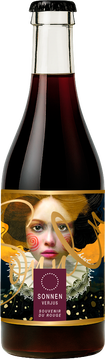 Alkoholfreies Getränk auf Verjus-Basis aus der Schweiz.
Hergestellt aus Bio-Verjus, verfeinert mit ausgewählten Säften und Extrakten.
Strukturiert, ausgewogen und als Essensbegleiter konzipiert.