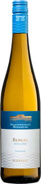 Die richtige Balance zwischen Säure und Restsüße zu finden, zeichnet einen erfahrenen Kellermeister aus. Bei unserem Bengel ist dieses animierende Süße-Säure Spiel vortrefflich gelungen, das gute Rieslinge so spannend macht.