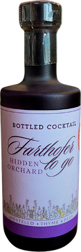 Hidden Orchard ist ein raffinierter Cocktail, der die Aromen eines verborgenen Obstgartens einfängt. O.Gin bildet die klare, elegante Basis, während Mostello Speckbirnenschnaps und frischer Birnensaft eine saftige, vollmundige Fruchtigkeit beisteuern. Abgerundet wird das Ganze durch Thymianlikör, der dem Drink eine feine Kräuterwürze und Tiefe verleiht. Harmonisch, aromatisch und überraschend vielschichtig – ein Cocktail zum Entdecken.